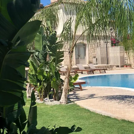 Triangulo Hotel 2*