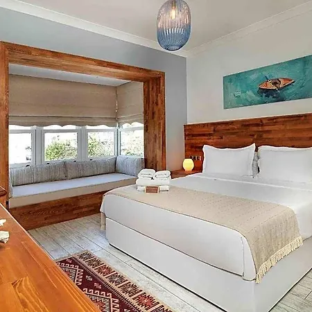 Triangulo Hotel Alaçatı