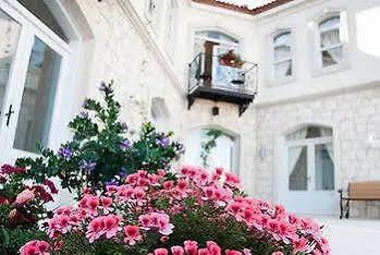 Triangulo Hotel Alaçatı